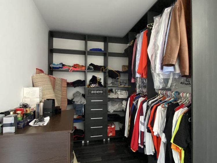 Vila complet mobilata, 4 camere, garaj, 414 mp teren, comision 0% - 38