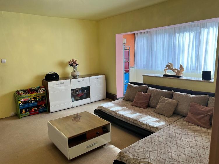 Proprietar vand apartament cu 3 camere cu centrala+ baxa, in zona Girocului  - 1