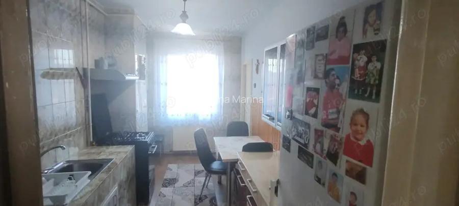 Apartament cu 4 camere - zona Parc