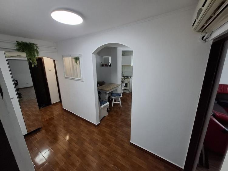 Apartament cu 3 camere decomandat în Tineretului