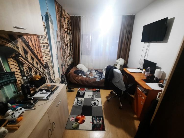 Apartament cu 3 camere semidecomandat, mobilat în Podu Roș - 5