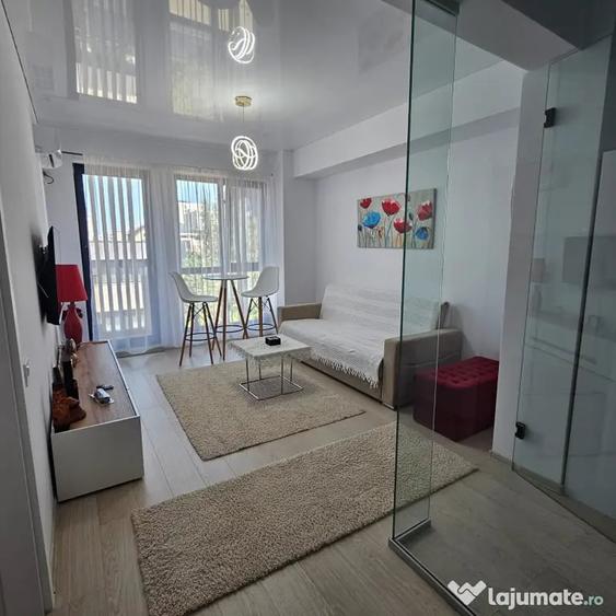 Apartament cu 2 camere semidecomandat în Universitate