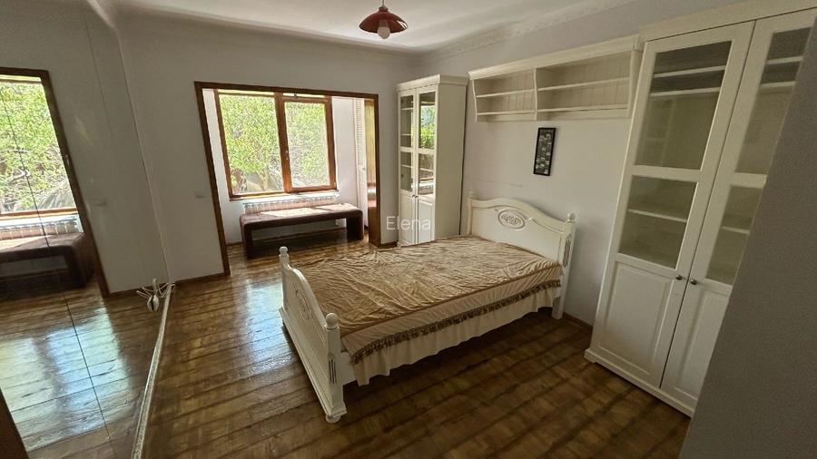 Apartament mobilat si utilat 135 mp,gradina, beci ,3 locuri parcare- 179 000 E