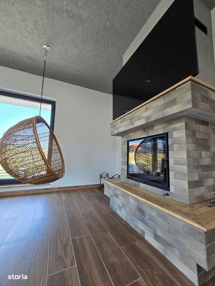 Casa cu piscina si garaj, 5 camere - 5