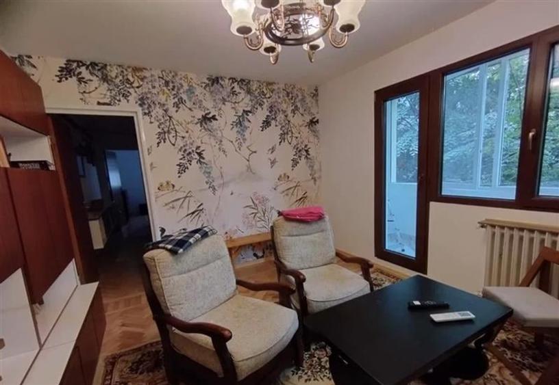 Inchiriere Apartament 3 Camere Semidecomandat Berceni-Al.Covasna - 1