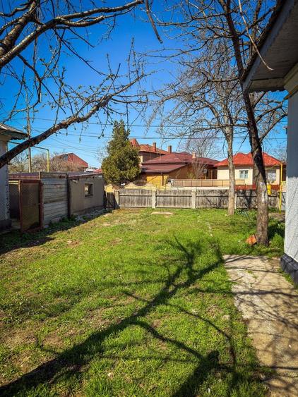 Casa de vanzare in Rosiorii de Vede zona centrala, str. 1 Decembrie - 4