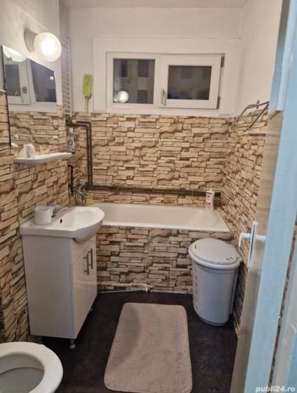 Apartament de vânzare - 4