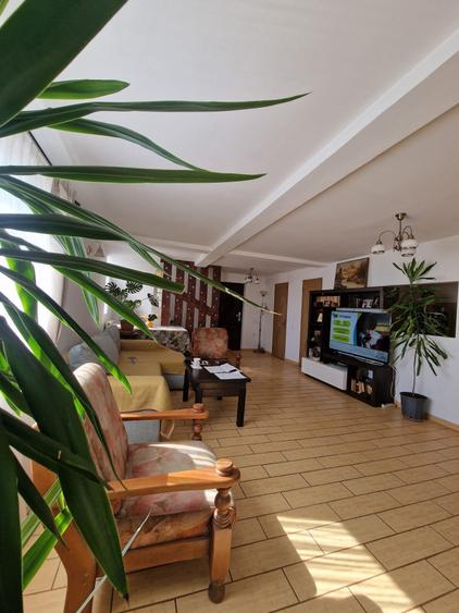 Casa de vanzare - Dobreni - Vidra - teren 2444 mp - intravilan - stradal/central - 1