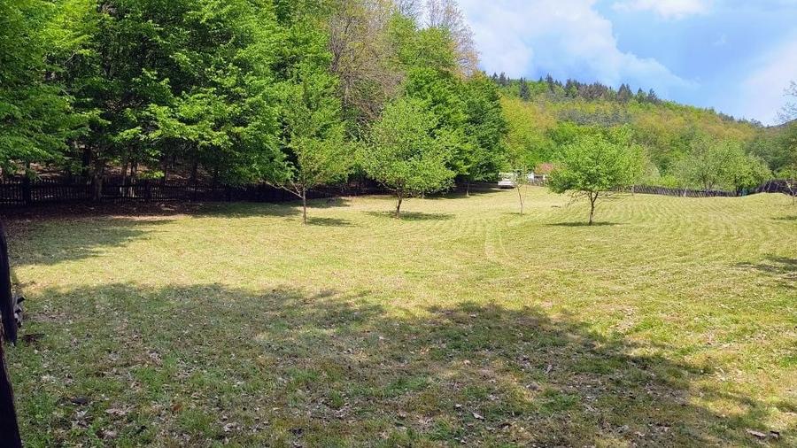 De vanzare teren 1800mp - 3