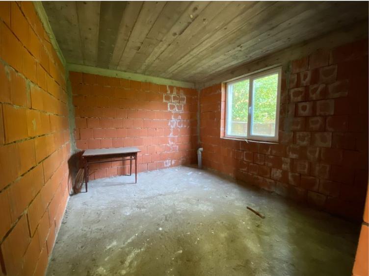 Casa de vanzare P+E Com Clinceni, Strada Ortansei. Nefinisata - 1