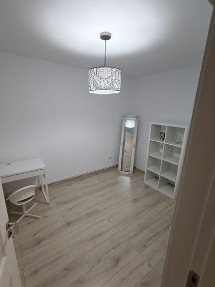 Inchiriez apartament 3 camere zona Pd Ros - 3