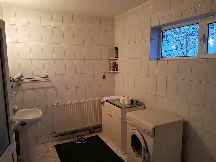 Casă cu 15 camere cu Teren 6500 Mp în Sutești