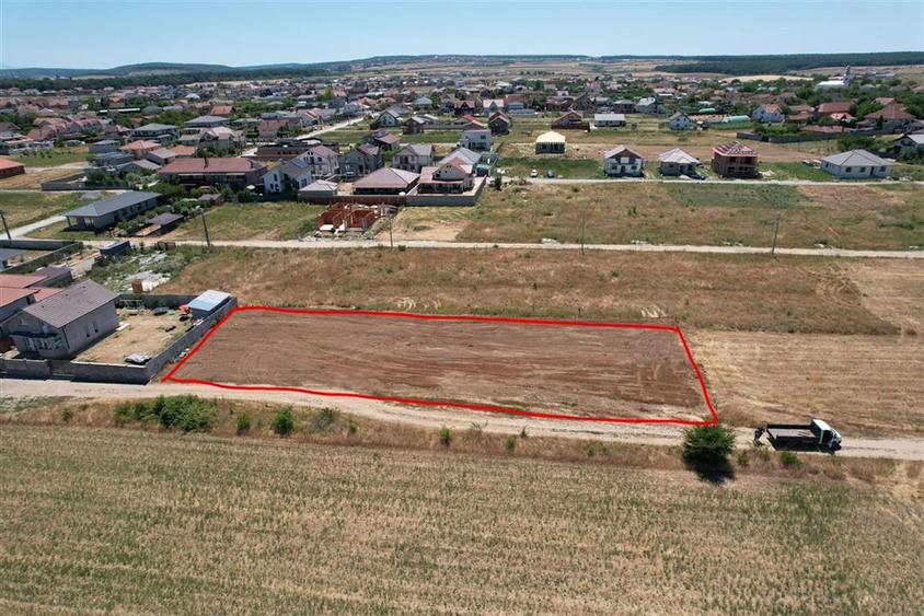 RECO TEREN INTRAVILAN DE VANZARE IN CIHEI - 1