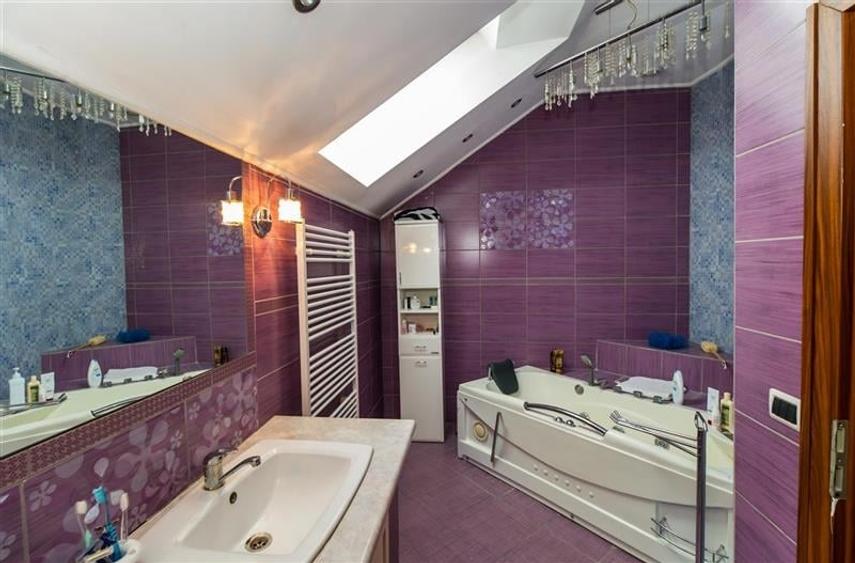 Film & Tur LIVE! Rafinament in cartier linistit, pe 30.000 mp teren paradis, fac - 33