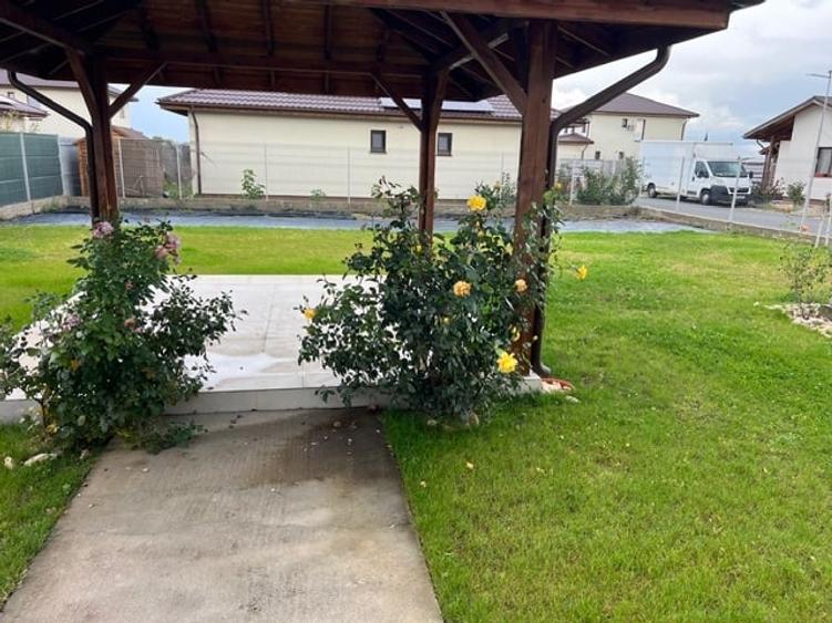 Casa Individuala de inchiriat, 3 cam, 2 bai mobilate, 2 parcari - 11