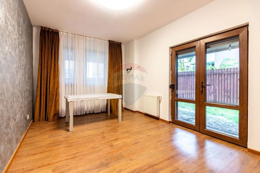 Apartament cu 4 camere si gradina proprie de vanzare/ str.  Amurgului - 19