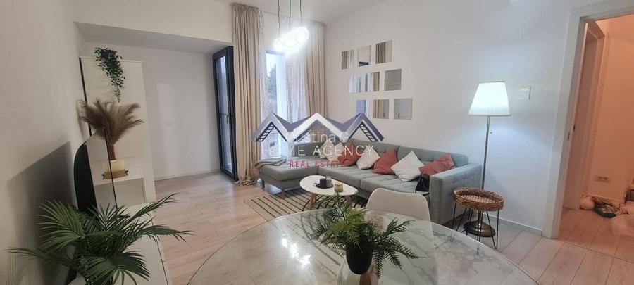 Apartament premium de 3 camere disponibil pentru închiriere în zona Băneasa Apartament premium de 3 camere disponibil pentru închiriere în zona Băneasa