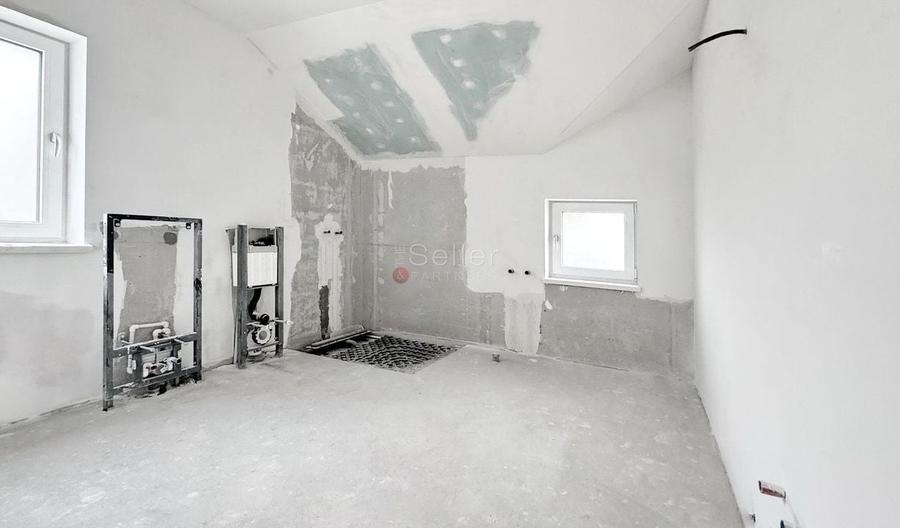 Complex cu acces limitat, retras de traficul urban - 6