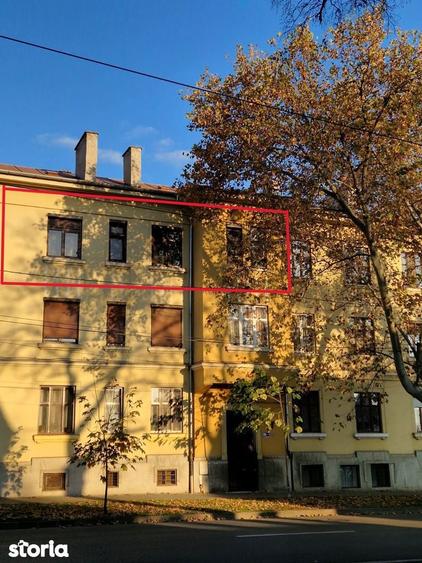 Proprietar apartament 3 camere, 80 mp, etaj 2/2 strada Republicii - 8
