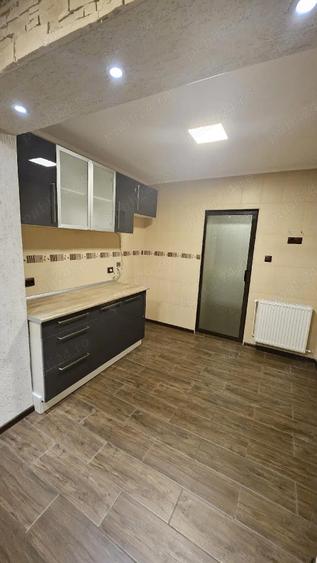 Vand ap 2 camere decomandat COMPLET RENOVAT - 5