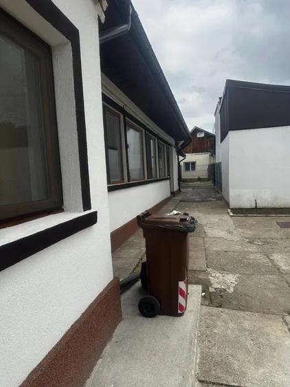 Casă individuală cu 5 camere cu Canalizare în Câmpinița