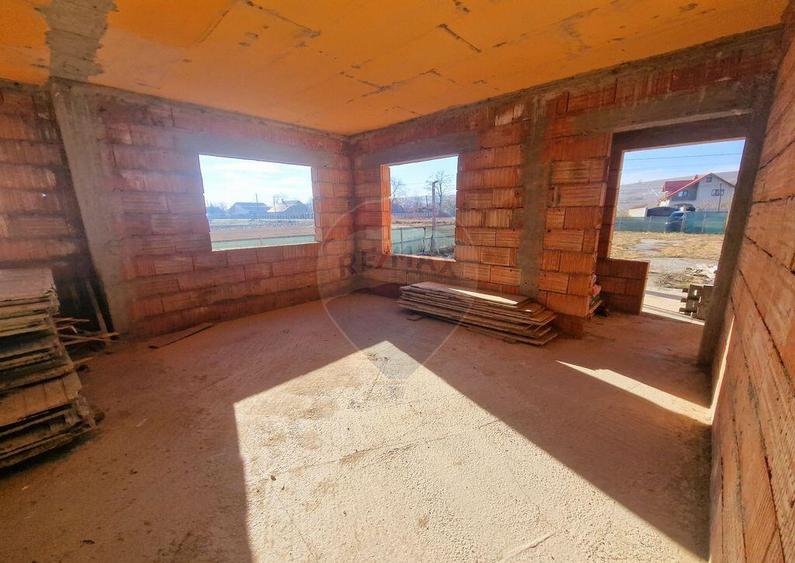 Casa si 74000 metri patrati teren - 12