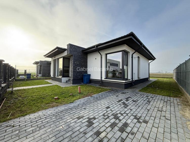 Individuala - 3 Camere - 2 Bai - Mobilata - Finalizata