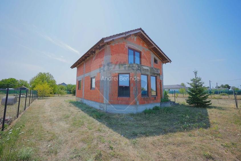 Casa cu 6 camere de vanzare -la rosu- in Gepiu, judetul Bihor
