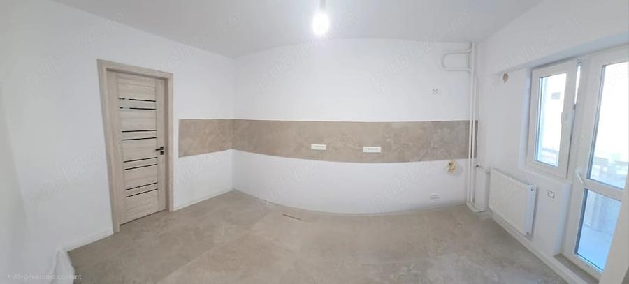 Apartament cu 3 camere semidecomandat în Văcăresti