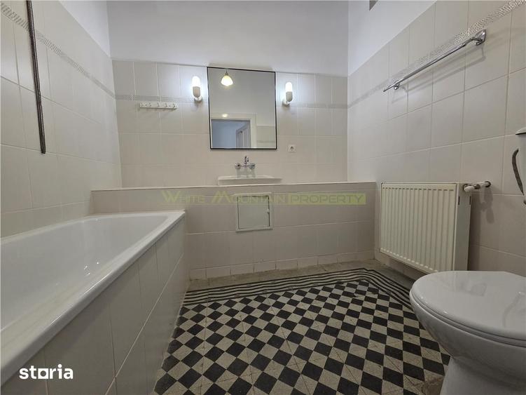 Apartament cu 4 camere decomandat în Centrul Istoric
