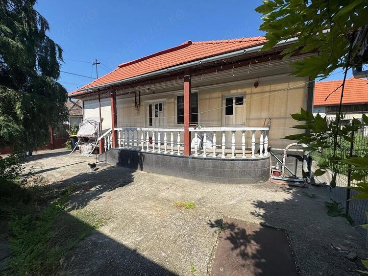 Casă cu Teren 1007 Mp în Central
