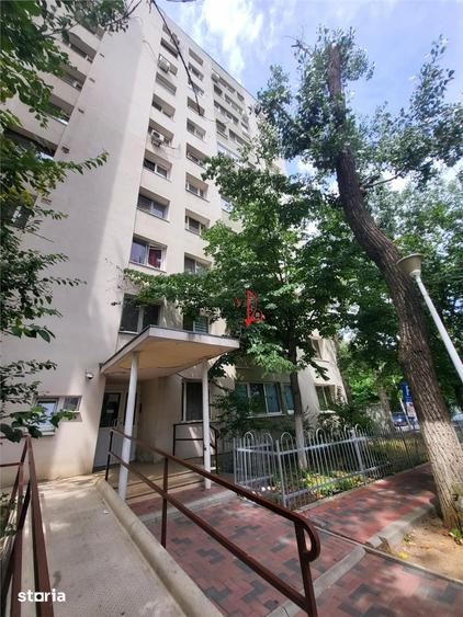 Apartament cu 3 camere semidecomandat în Titan — fotografia 1