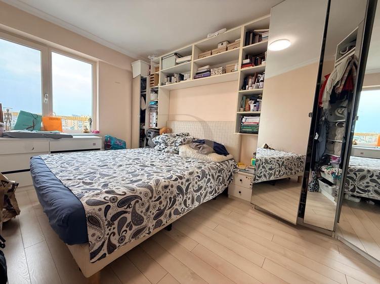 Apartament cu 4 camere decomandat în Centru Civic