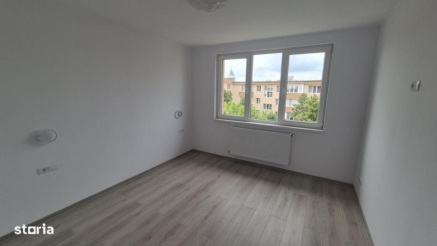 Apartament cu 3 camere în Micro 1