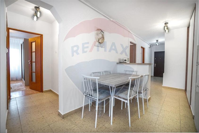 Apartament cu 3 camere decomandat în Vlahuță