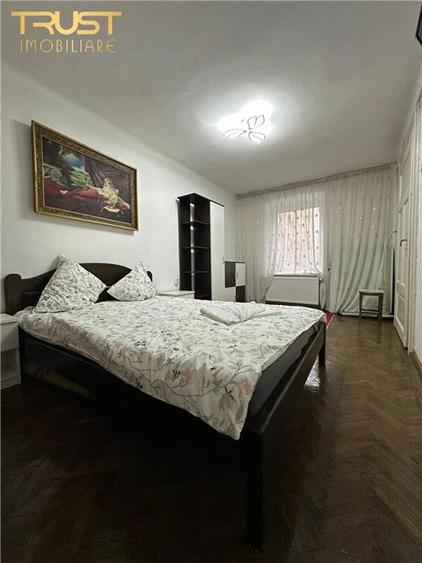 Apartament cu 3 camere decomandat în Centrul Istoric