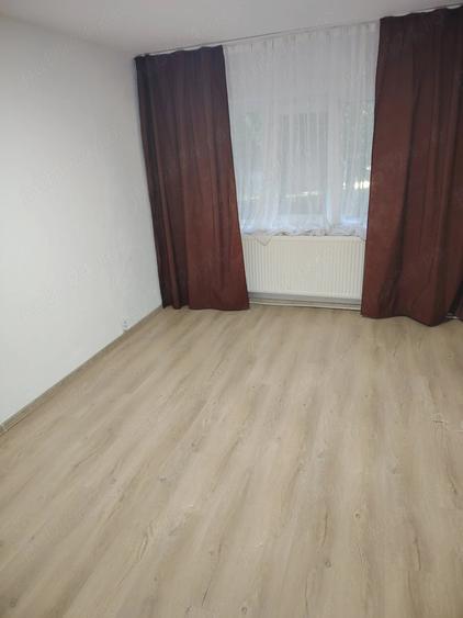 Apartament cu 3 camere decomandat în Steaua