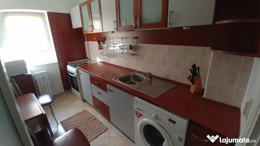 Apartament cu 2 camere decomandat, mobilat în Alexandru cel Bun