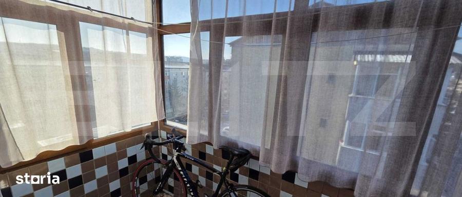 Apartament cu 3 camere decomandat în Păcurari