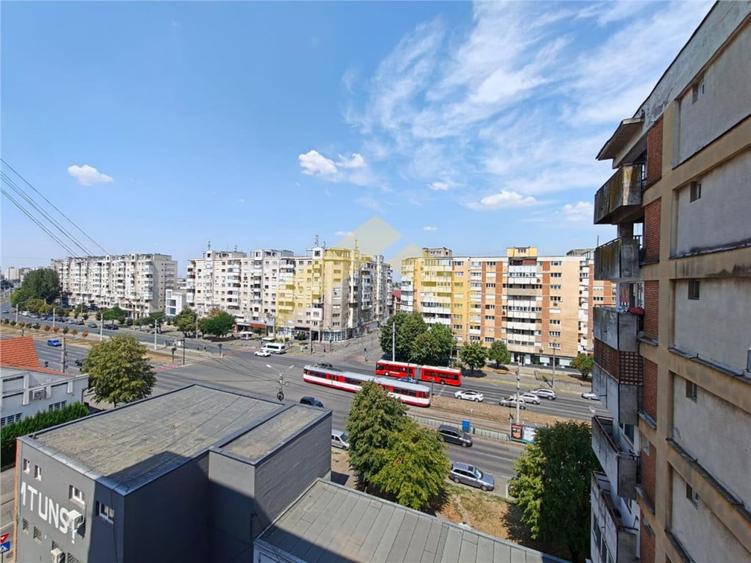 Apartament cu 3 camere decomandat în Aurel Vlaicu