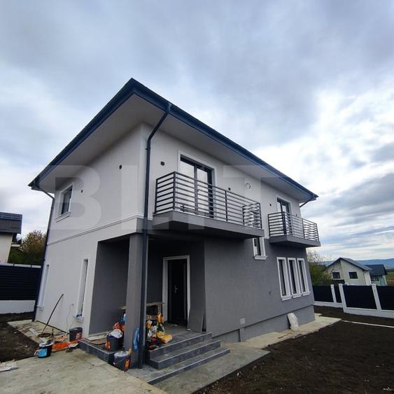 Casă individuală cu 4 camere cu Canalizare în Valea Adâncă