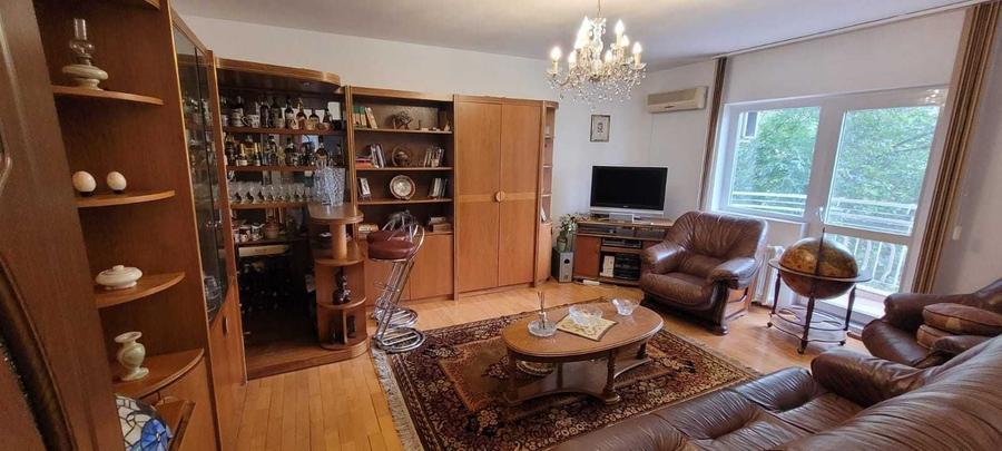 Apartament cu 3 camere decomandat în Sălaj