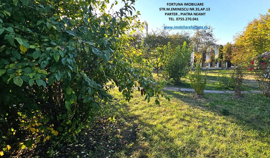 Casă cu 6 camere cu Teren 6329 Mp în Vest