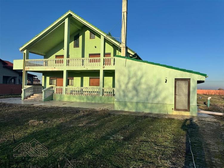 Casă cu 6 camere cu Teren 13486 Mp în Boțârlău