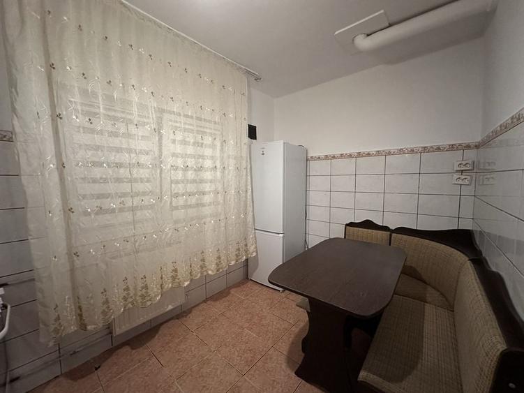Garsonieră decomandată în Vitan