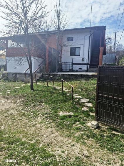Casă cu 4 camere în Central
