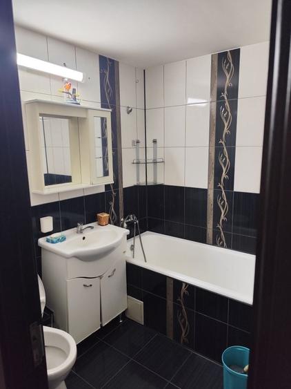 Apartament cu 2 camere semidecomandat în Militari