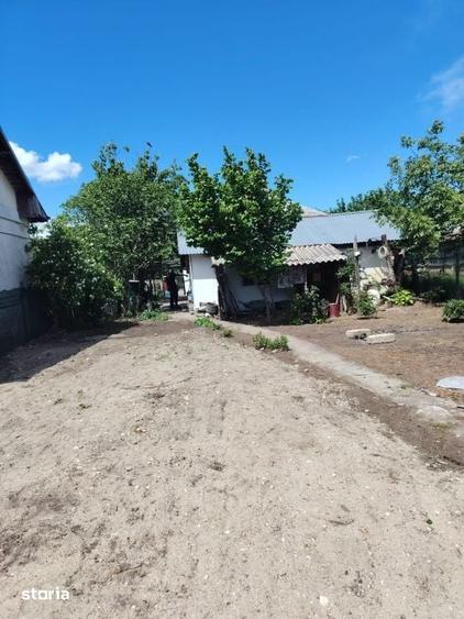 Casă cu 4 camere cu Teren 741 Mp în Podari
