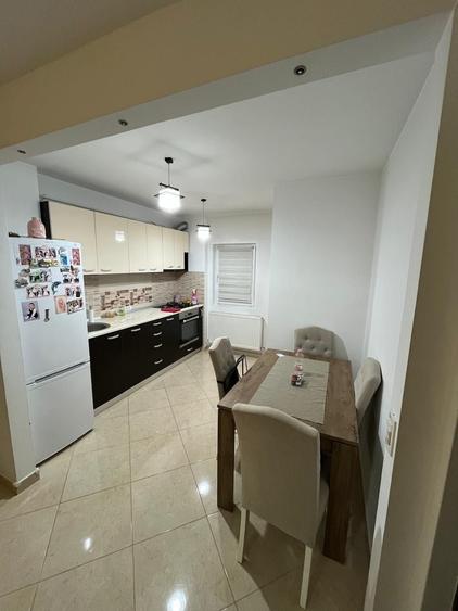 Apartament cu 3 camere decomandat în Micălaca