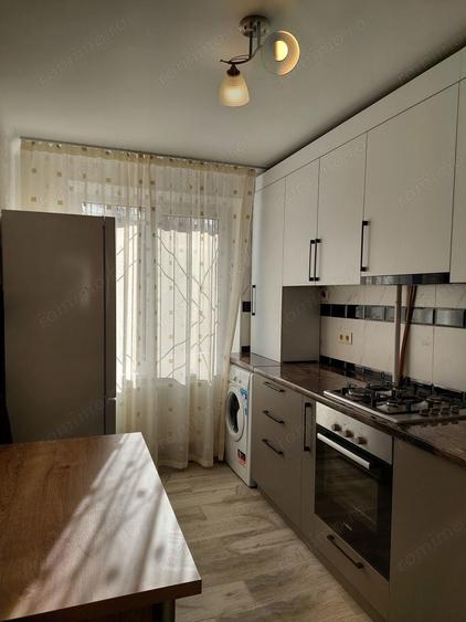 Apartament cu 3 camere decomandat în Berceni